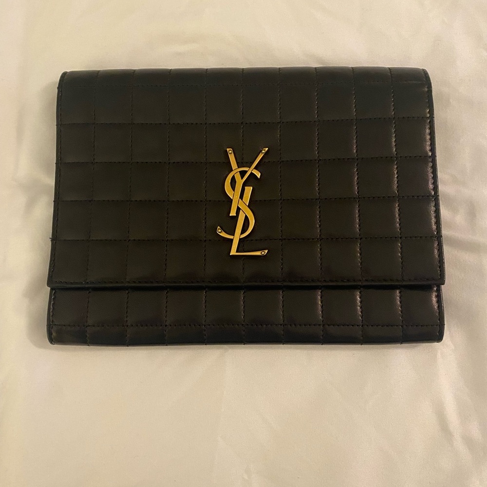 Yves Saint Laurent Nero Flap Pouch